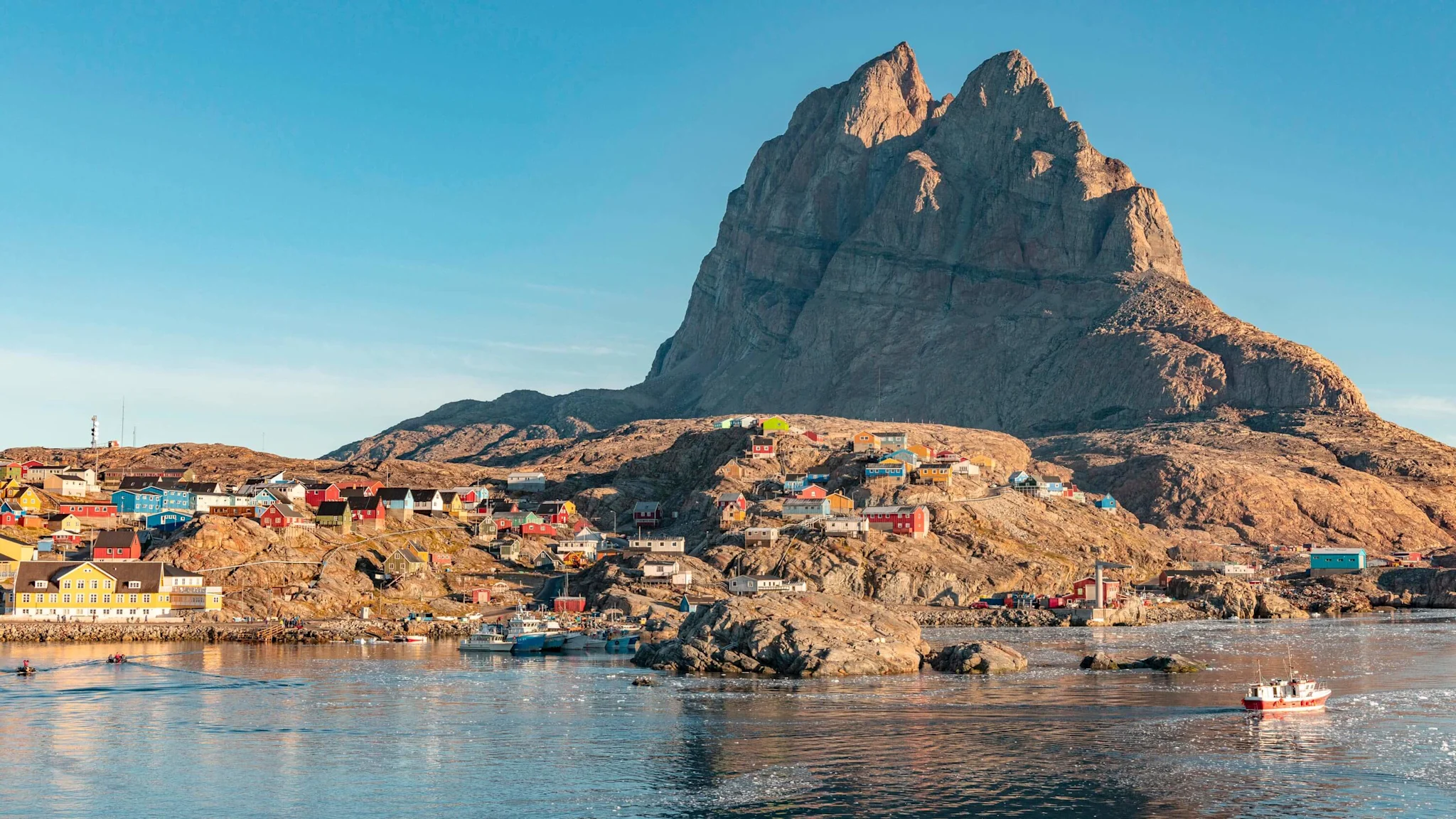 Greenland-BaffinBay-UummannaqA 3000x1688 resized