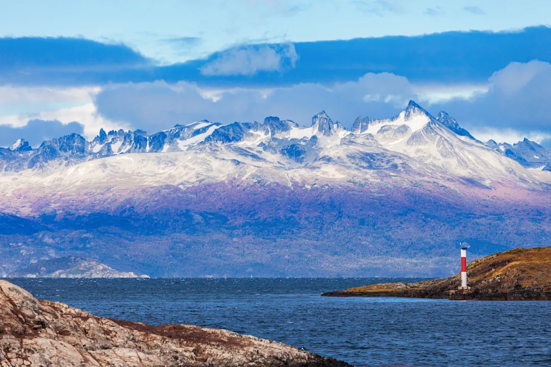 Near_Ushuaia_city_Tierra_del_Fuego__shutterstock_770133193.jpg