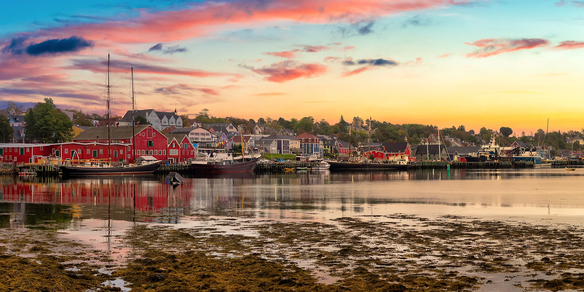 day-3_lunenburg_the-city-in-sunset_shutterstock_1832991871.jpg