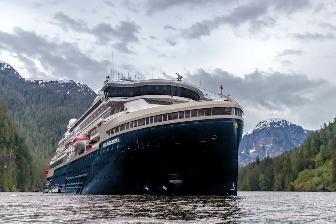 MS Roald Amundsen - Misty Fjords Alaska HGR 155930 Photo Oscar Farrera