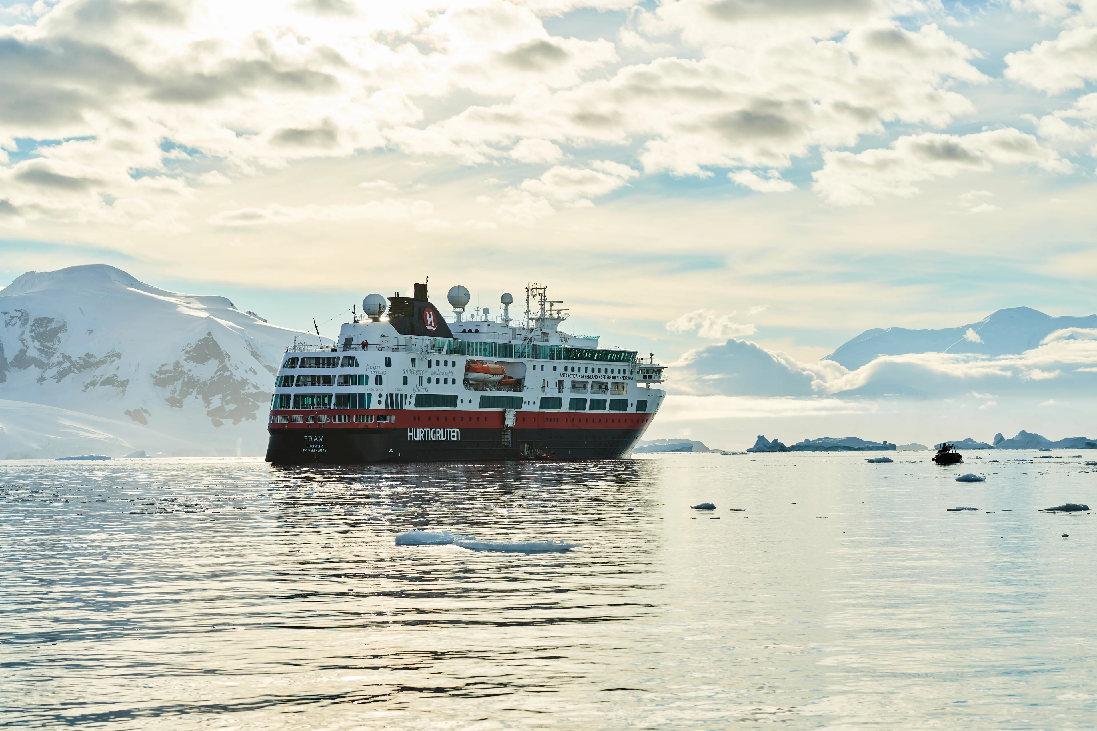 6_MS-Fram-Antarctica-HGR-152909__Roger_Brendhagen.jpg