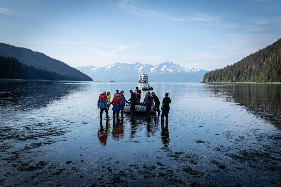 Landing in William Henry Bay, Alaska. Credit: Oscar Farrera / Hurtigruten Expeditions