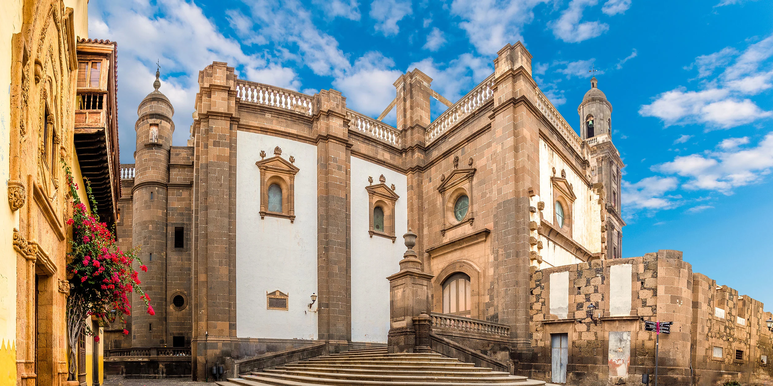 cathedral_santa_ana_vegueta_las_palmas_gran_canariashutterstock_1595638162.jpg