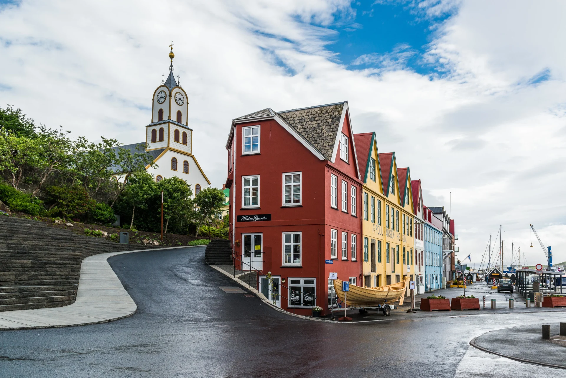 Resa till Island – Nordsjöns vindpinade öar, från Hamburg till Reykjavík