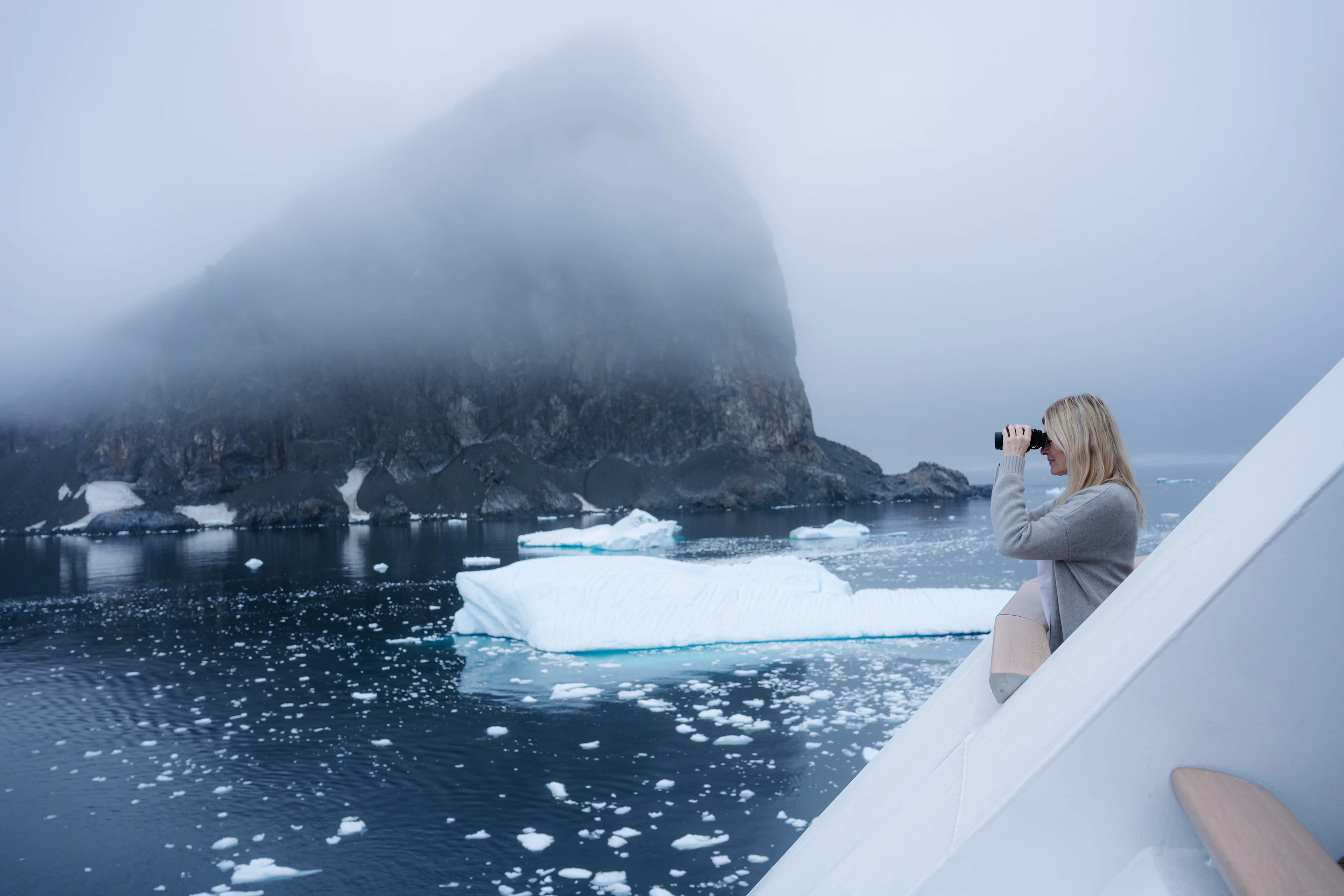 MS Roald Amundsen_Antarctica Orne Harbour HX 46375 Photo Tuan Lam (1)