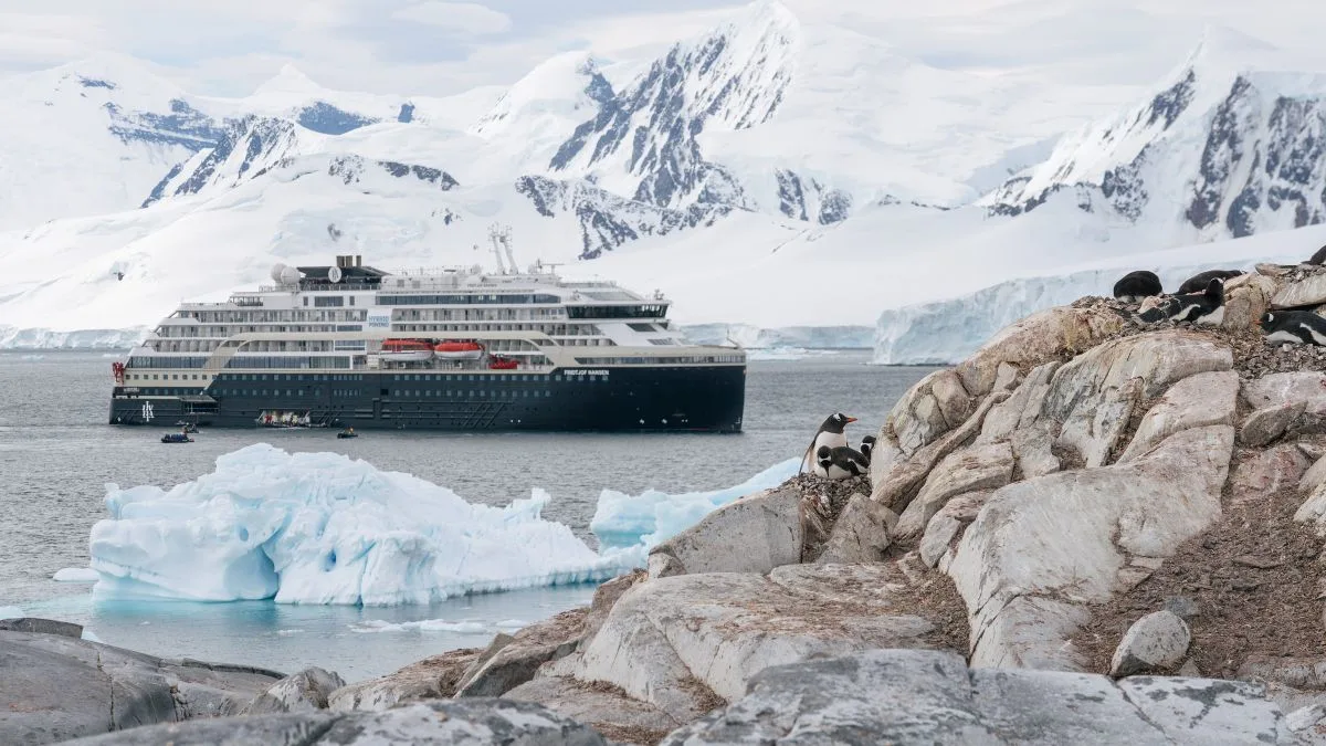 AntarcticaDamoyPoint-MSFridtjofNansen 3000x1688