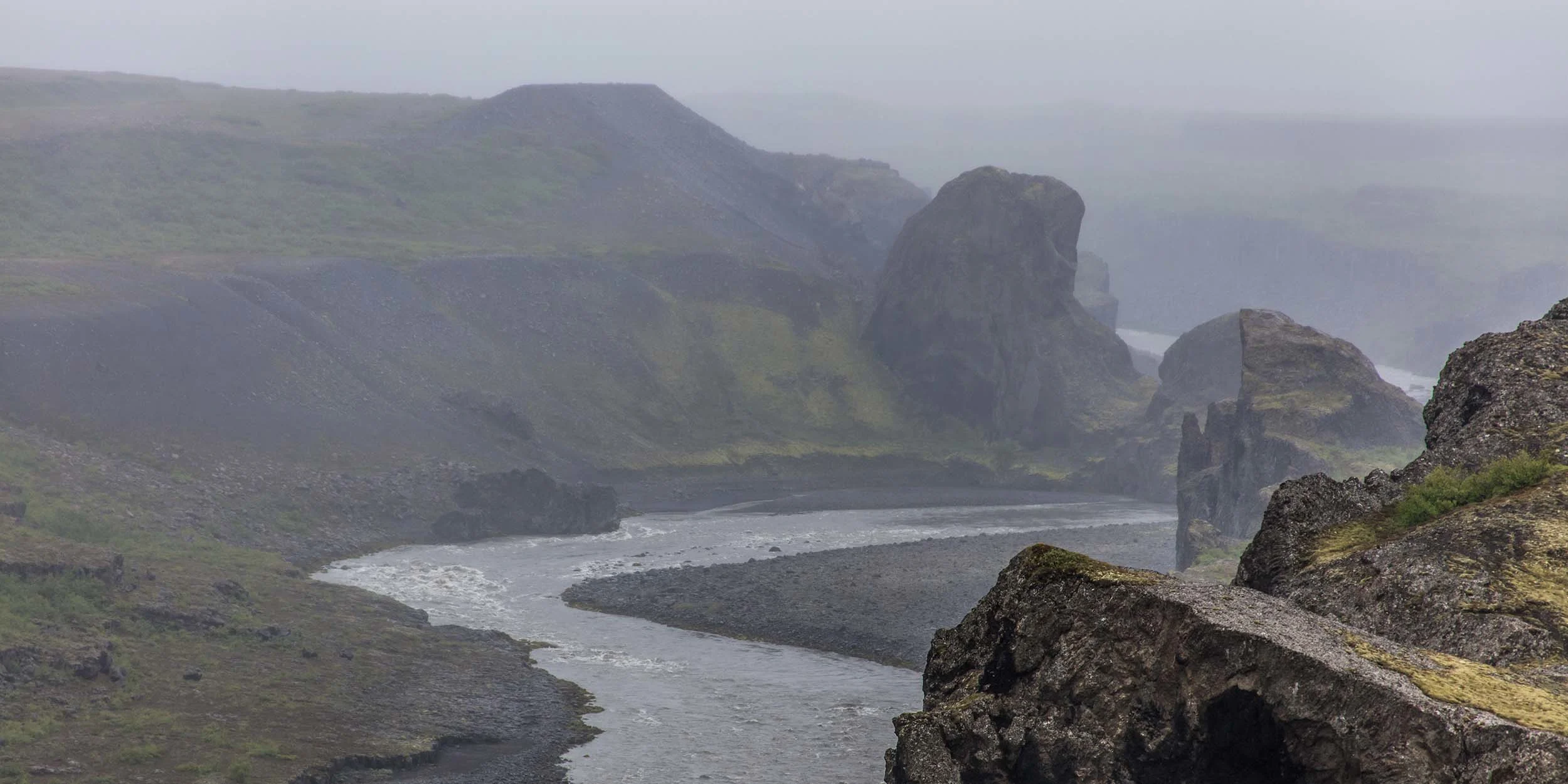 hjodaklettar_view_iceland.jpg