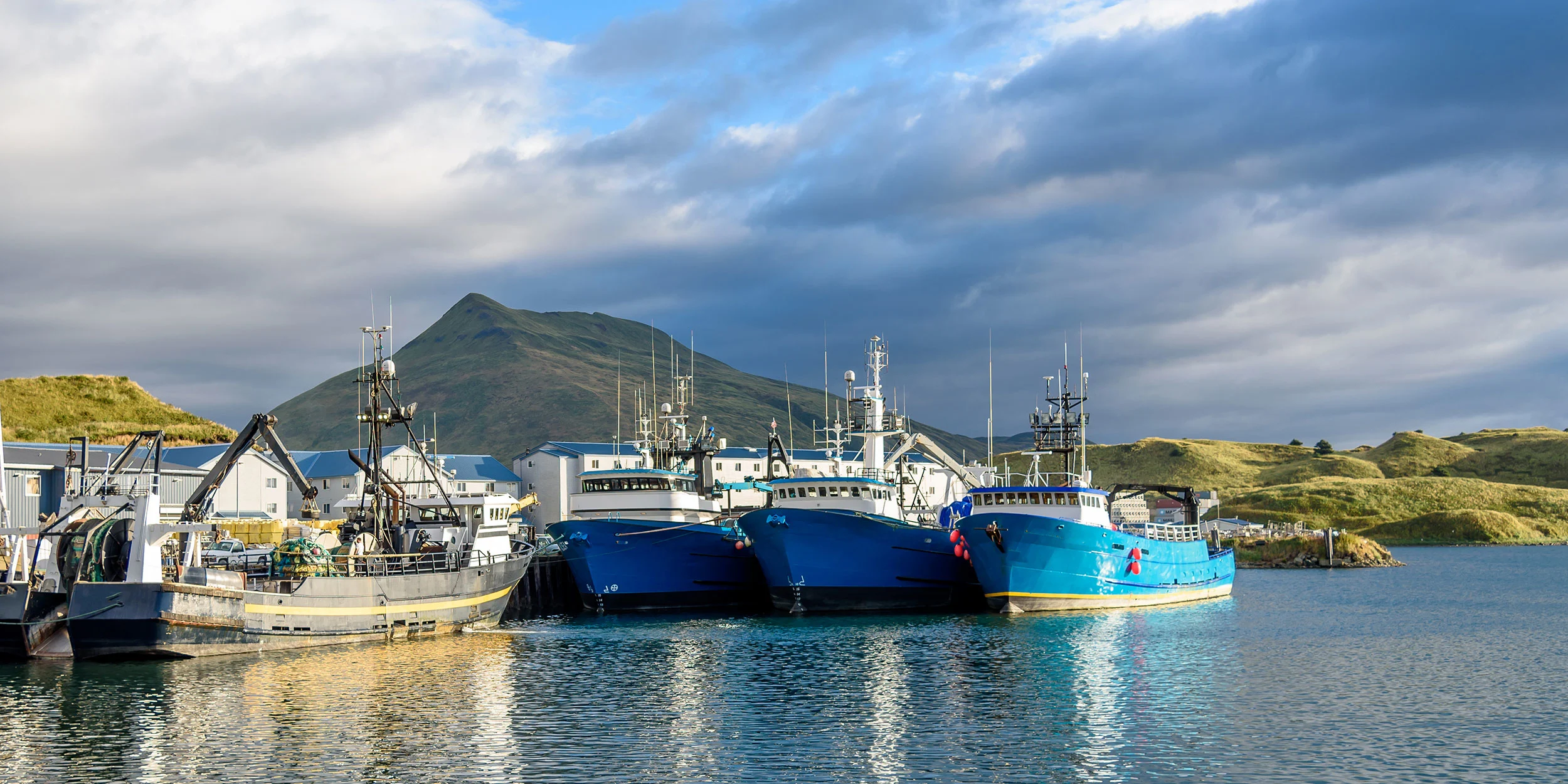 incl-dut1-dutch_harbor-alaskashutterstock_2500x1250.jpg