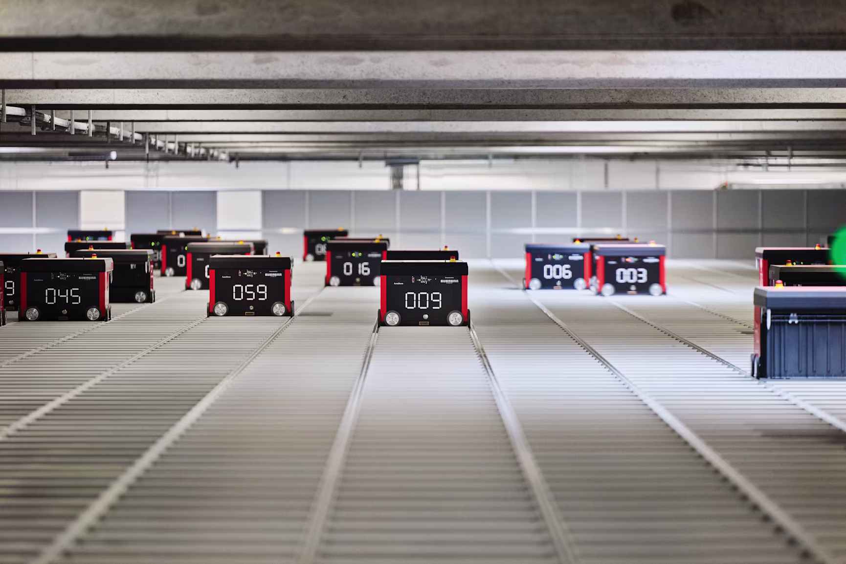 AutoStore robots