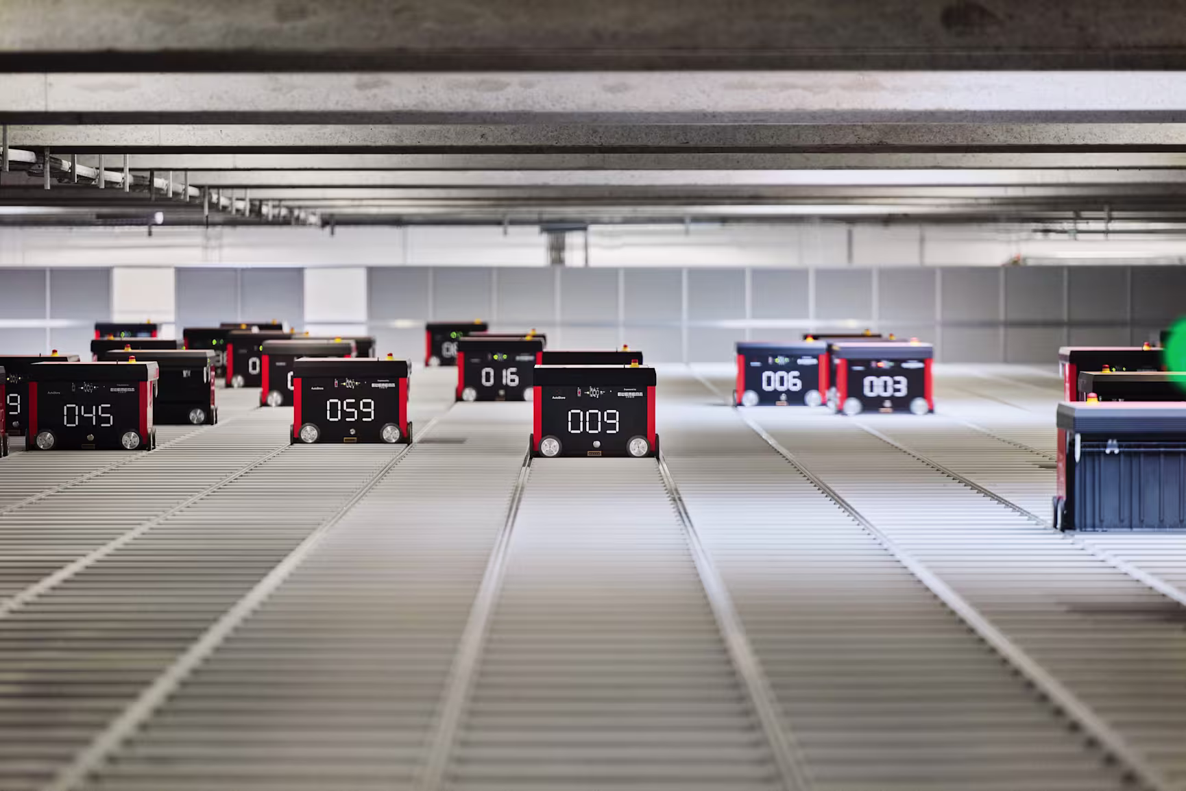 AutoStore robots