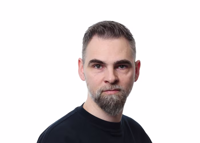 Jákup Mortensen er Sølufólk / Ekspedient hjá Solar Føroyar