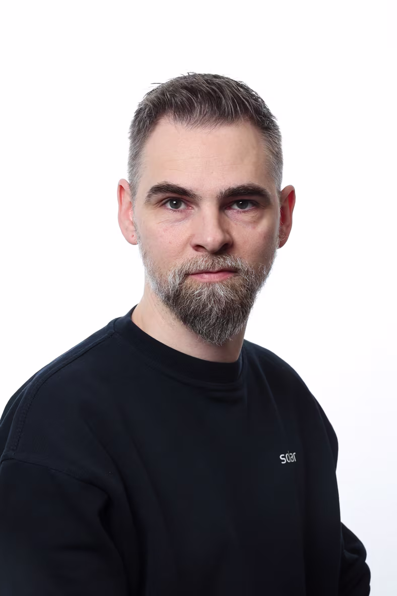 Jákup Mortensen er Sølufólk / Ekspedient hjá Solar Føroyar