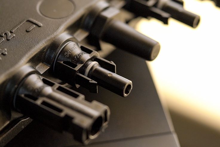 Wie funktionieren die Serviceprozesse von Solaredge, Enphase & APsystems?