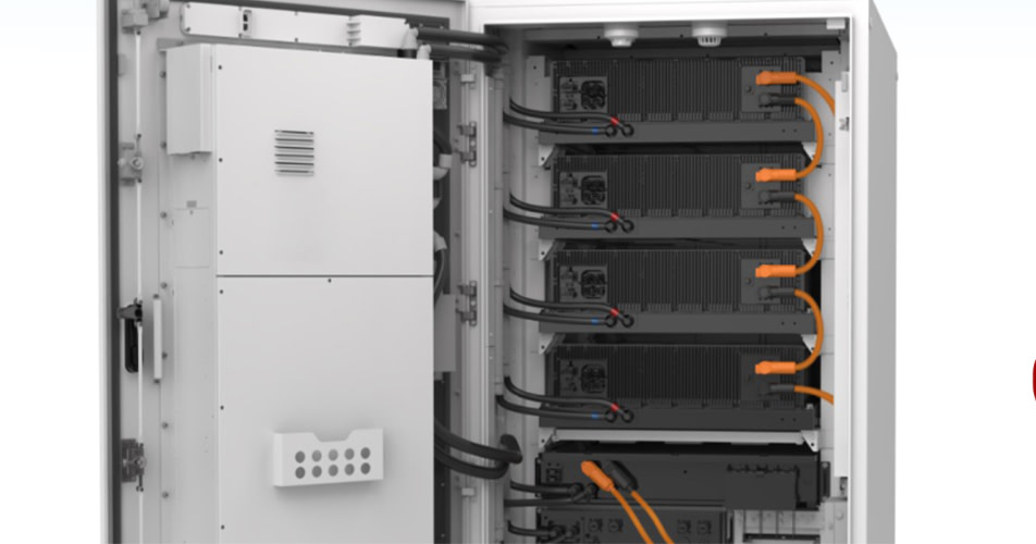 Vooraanzicht van een Huawei C&I batterij die open staat