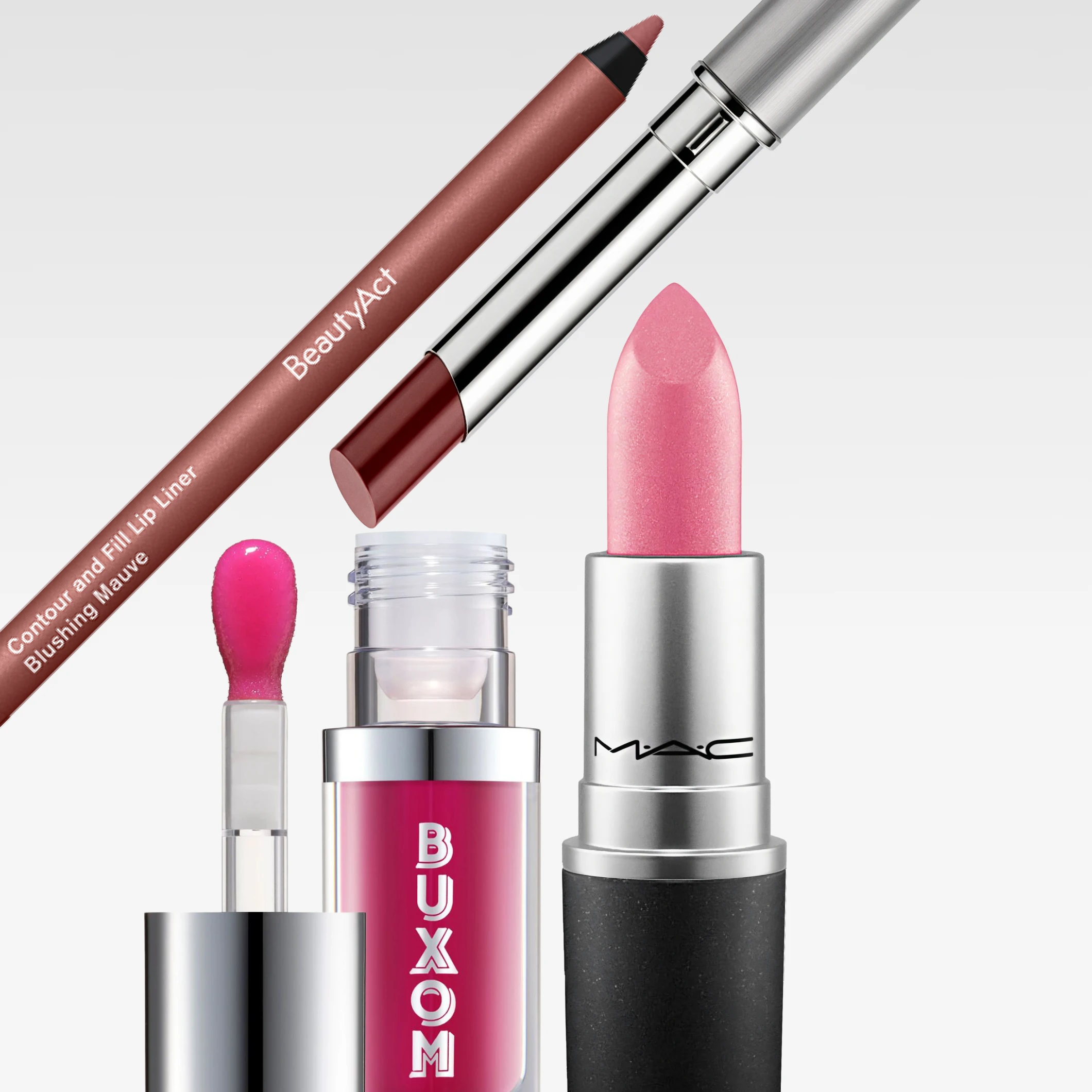 Makeupprodukter inkluderer BeautyAct “Contour and Fill Lip Liner Blushing Mauve”, Buxom lipgloss med applikator og MAC leppestift, med synlige merkevarer og produkttekster.