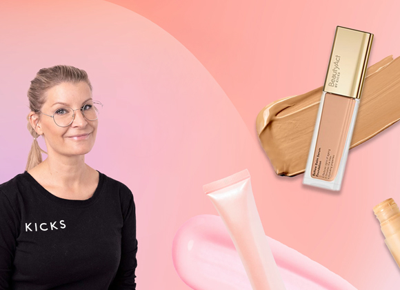 Makeupartist Åsa mot rosa tonet bakgrunn og eit par hudpleieprodukt i collageform.