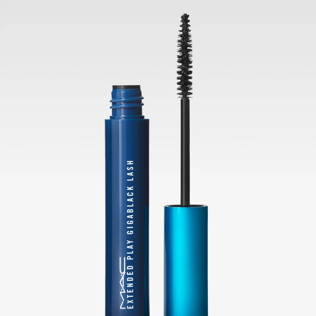 "MAC Extended Play Gigablack Lash Mascara – långvarig, intensivt svart mascara med förlängande effekt."