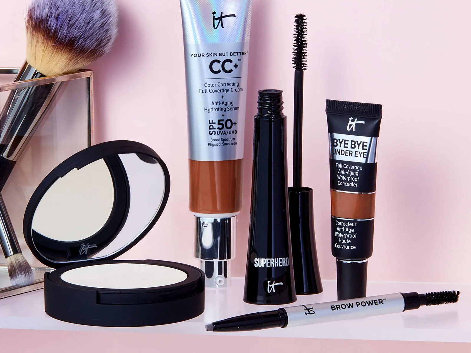 Topplista med sminkfavoriter från IT Cosmetics – inklusive CC-cream, concealer, puder och sminkborstar