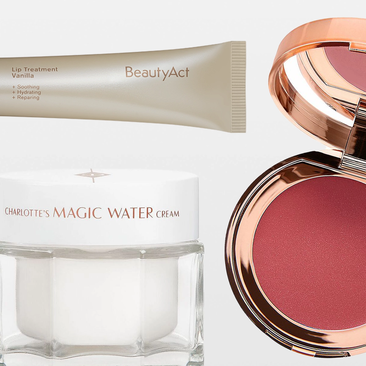 Produktbilde med flere sminke- og hudpleieprodukter. En tube med BeautyAct Lip Treatment Vanilla, en krukke med Charlotte’s Magic Water Cream og en åpen rund sminkeske med rouge i rosa nyanse.