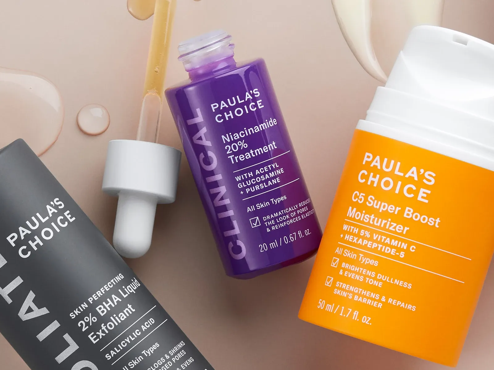 Närbild på tre hudvårdsprodukter från Paula's Choice: exfoliant, niacinamidbehandling och fuktkräm.