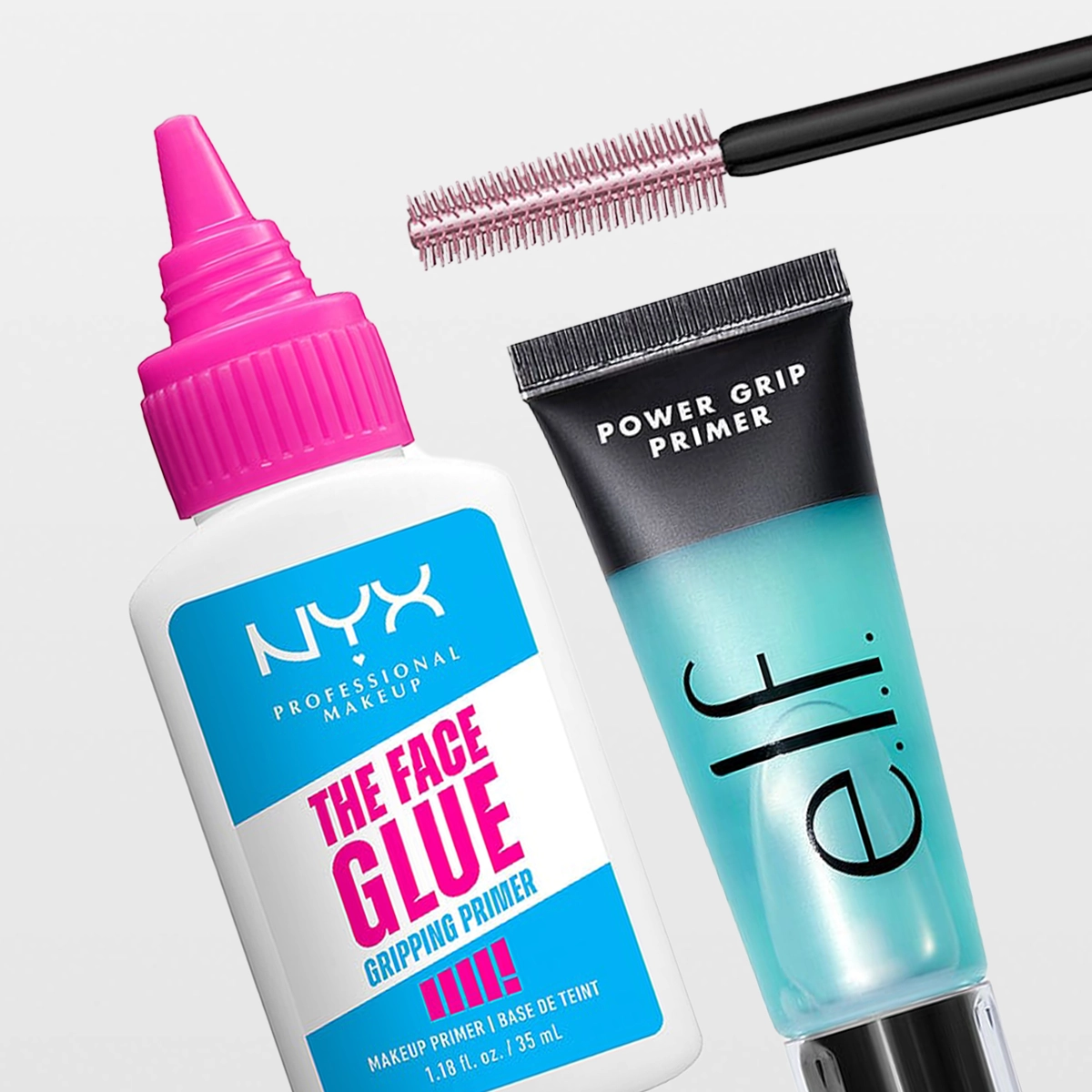 Närbild av tre makeup-produkter mot ljusgrå bakgrund: NYX Professional Makeup The Face Glue Gripping Primer, e.l.f. Power Grip Primer och Maybelline New York Lash Sensational Sky High-mascara med synlig mascaraborste. Produktnamnen “NYX Professional Makeup”, “The Face Glue Gripping Primer”, “Power Grip Primer”, “e.l.f.”, “Maybelline New York”, “Lash Sensational” och “Sky High” syns tydligt på förpackningarna.