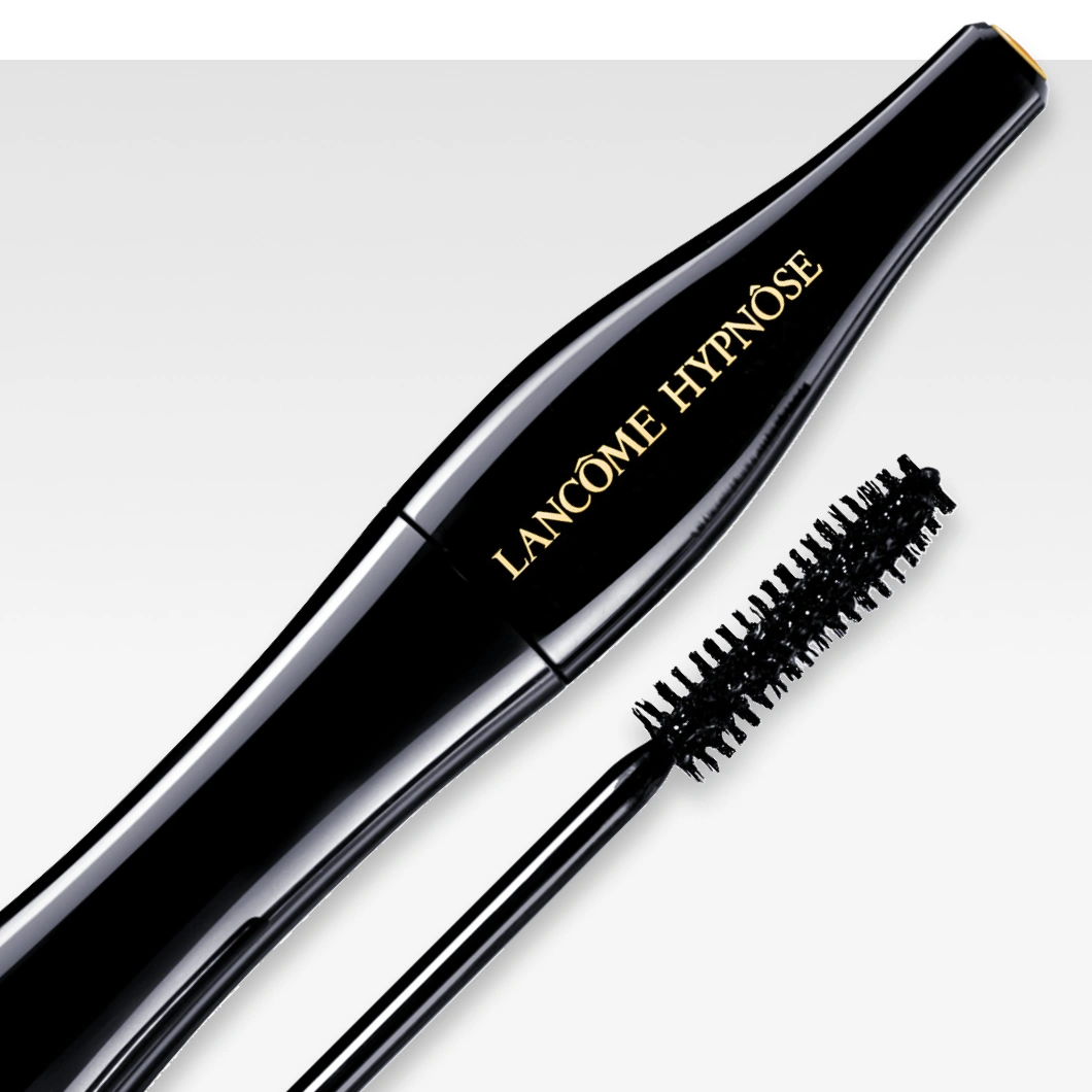 Lancôme Hypnôse -ripsiväri näkyy mustassa pakkauksessa harjan kanssa.
