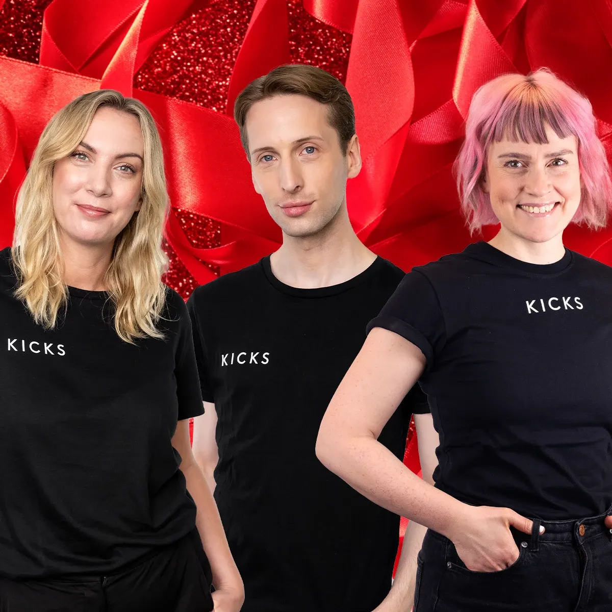 Tre personer i svarte KICKS-trøyer står foran en rød bakgrunn med teksten "KICKS Beauty Expert".