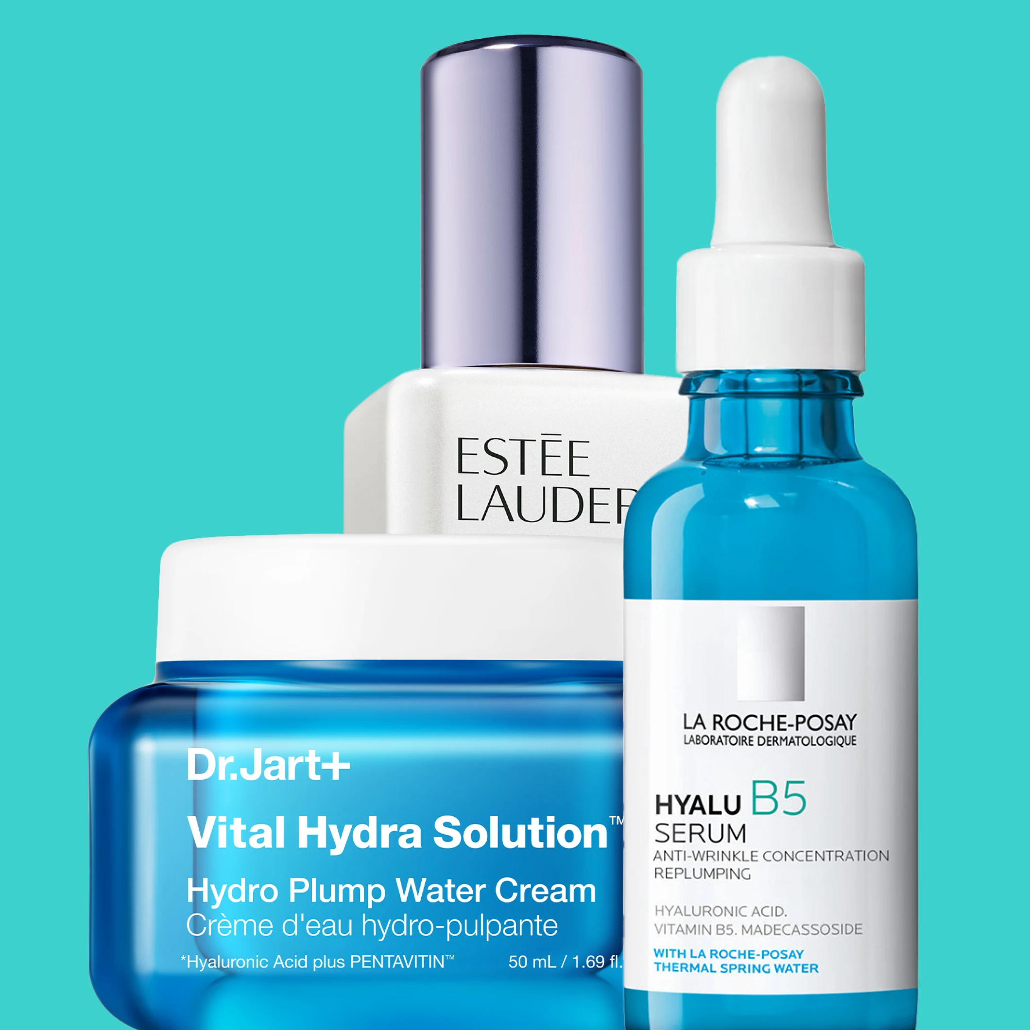 Nærbilde av Dr. Jart+ Vital Hydra Solution, Estée Lauder Perfectionist Pro og Klairs Freshly Juiced Vitamin Drop mot turkis bakgrunn.