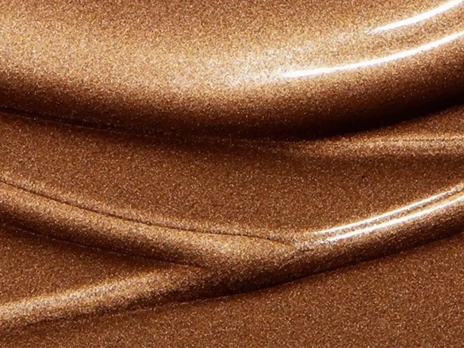 Brunglitrende tekstur i bølgete form